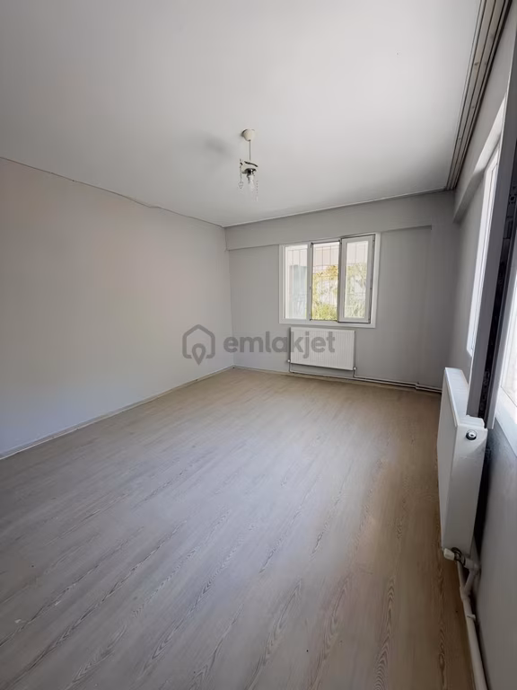 Muradiye Cumhuriyet Okulu Yakını 2+1 Açık Mutfak Kiralık 1