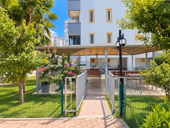 Liman’da Havuzlu, Peyzajlı Sitede Full Eşyalı Geniş 3+1 Kiralık Daire 2
