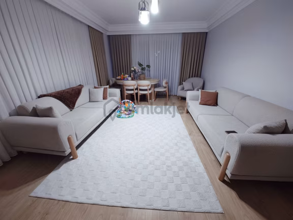 Cemil Meriç Cad Yakin 2+1 5 Yılık Binada Banyo Wc Ayri Balkonlu 1