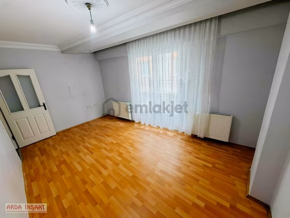 Sultançftliği Mah Tramvaya 2 Dk 1 Nci Kat 140m2 2+1 Temiz Daire 1