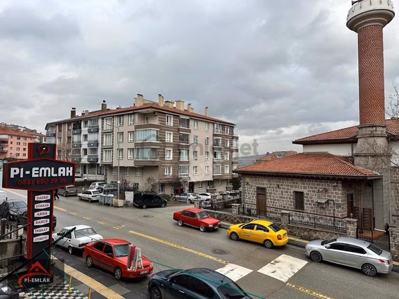 Altındağ Karapürçek Cadde Üzeri 3 Balkonlu Satılık 1.kat 1