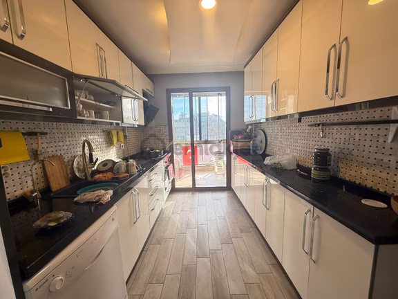 ▇ Varyant'tan Gazicelal Mah. 2+1 Giyinme Odalı Cam Balkon Daire 1