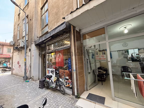 Çarşı İçinde Potansiyeli Yüksek Satılık Dükkan 2