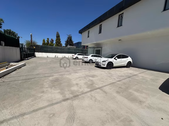 Sancaktepe Akpınarda Ticari Dev 1200 M² Lojistik & Depolama Üssü 1
