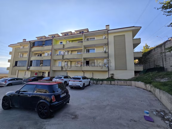 Serdivan Kemalpaşada Üniversiteye Yakın Eşyalı Satılık 2+1 Dair 2