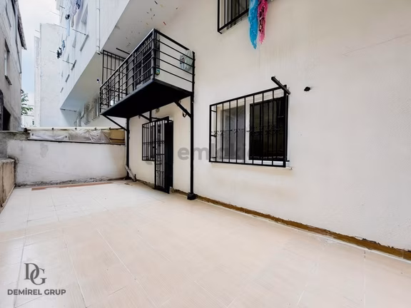 Esenyurt Yunus Emre'de 2+1 Bahçe Kullanımlı Kiralık Daire 1