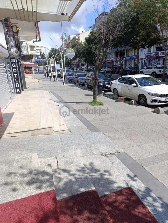 Çekmeköy Şahinbey Cad 1000 M2 3 Katlı Satılık Dükkan 2