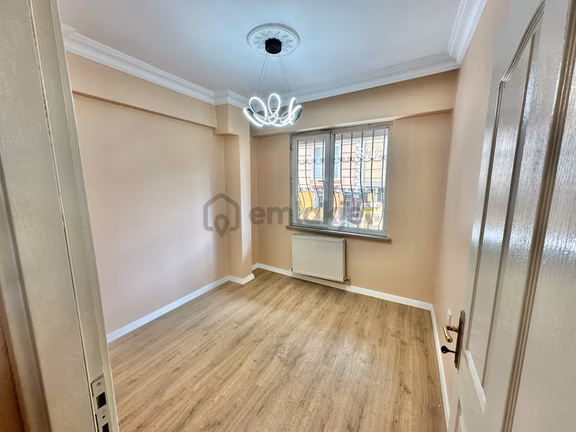 Esenler Fatih Mahallesi'nde Yüksek Giriş 70m2 1+1 Kiralık Daire 1