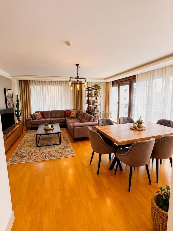 Erenköy'de Marmaraya Yakın Merkezi Konum Kiralık 3+1 Daire 1