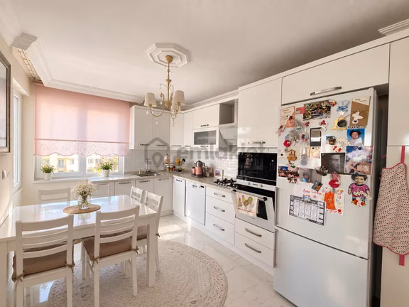 Perge Bulvarında Merkezi Konumda | 145 M² Masrafsız 3+1 Satılık 1
