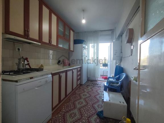 Yılmaz Gayrimenkul'den Mareşal Çakmak Mah. 3+1 1. Ara Katta Cadde Üzeri Kupon Daire 18.000 ₺ Pz 1