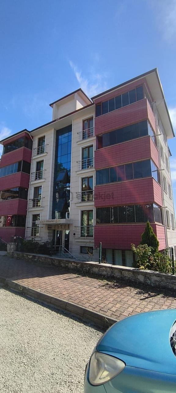 Wisrem Safranbolu Emek'te Cam Balkonlu Çok Geniş 2+1 Kiralık 1