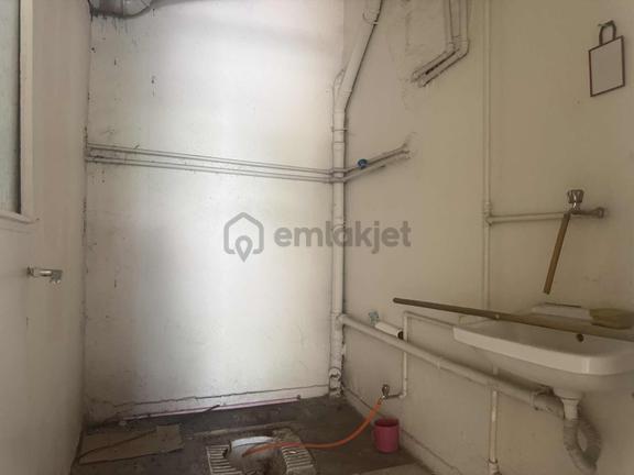 Işıklar Mah.demiryolu Cad.30 M² Kiralık Dükkan 2