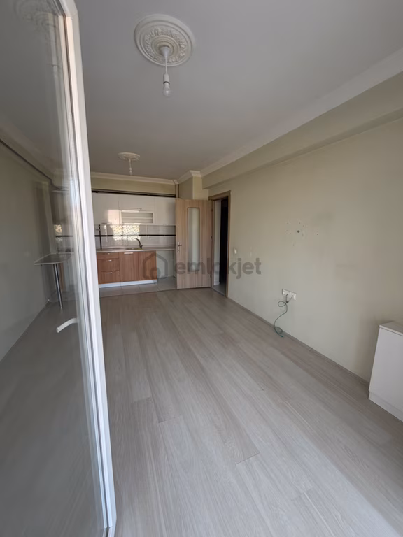 Tezcan Dan Kosova İtfaiye Civarı 1+1 Stüdyo Kiralık Daire 2