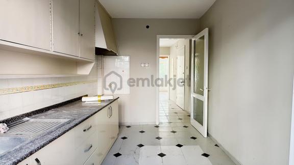 Hakimevleri Vali Vecdi Gönül Lis. Karşısı 3+1 120m2 Arakat Daire 1
