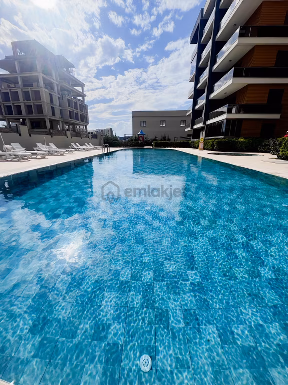 Altıntaş'ta 40'lık Yolda Geniş 2+1 İskanlı Daire 1
