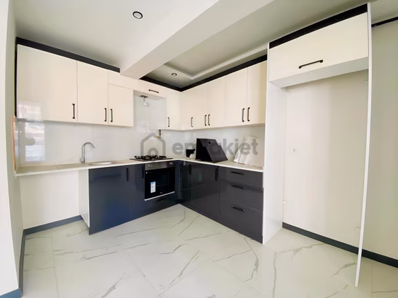 Asil Emlak'tan Muradiye'de Sıfır 2+1 Otoparklı Daire 1