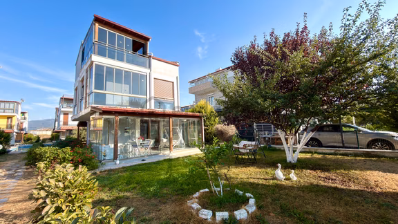 Davutlar‘da Denize Yakın 4 + 1 Havuzlu Sitede Satılık 1
