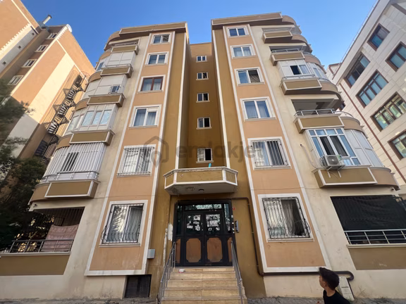 Ulusbey Den Merkezi Konumda 3+1 Son Kat 1