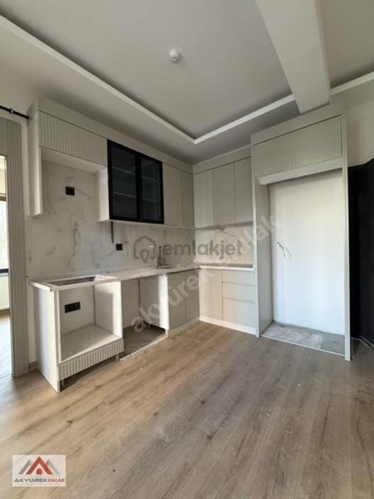 Akyürek'ten Yaşar Doğu Cad.civarı Müstakil Tadında Geniş 1+1 2