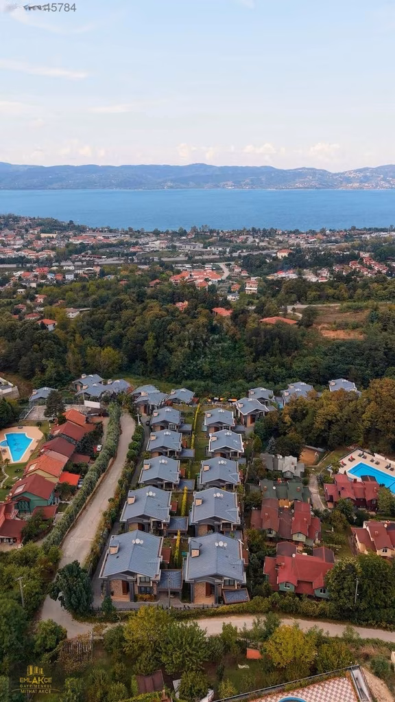 Emlakçe G Y M' Den Sapanca'da Satılık Villa 2