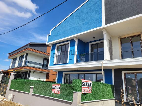 İstanbul Silivri Gümüşyaka Mahallesindesatılık Sıfır Villa. 2