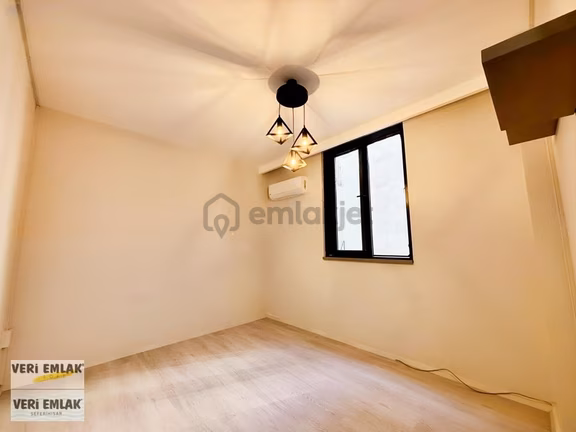 Alsancak Kordon Ve Mövenpick Yakını Stüdyo Kiralık Ofis/iş Yeri 1