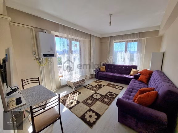 Afyon Osman Gazi Mahallesinde Kiralık 2+0 Eşyalı Daire 1