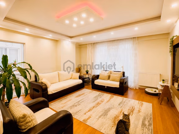 Gaziosmanpaşada Satılık Site İçerisinde 2+1 Arakat Daire 1