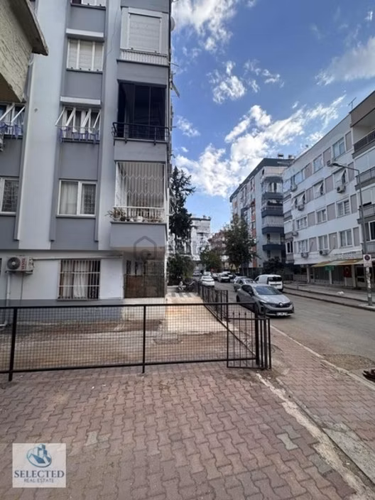 Eski Sanayide Kiralık 100 M2 Dükkan 2