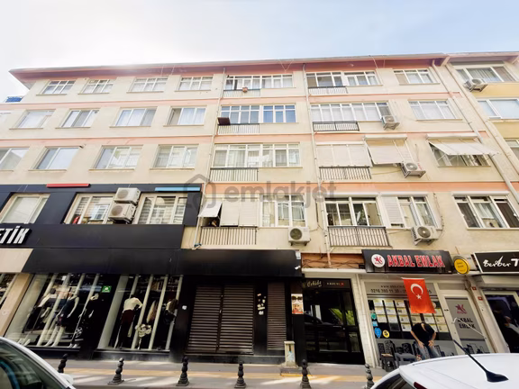 Pendik Çarşı'da Kapalı Çift Balkonlu 110m2 3+1 Kiralık Daire 2