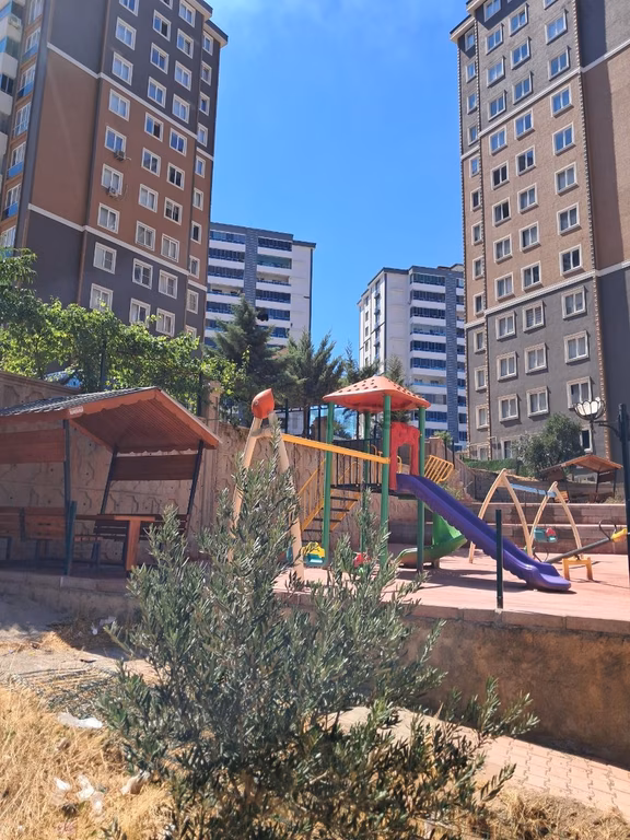 Doğruevden Site İçerisinde Kiralık 4+1 Daire 1