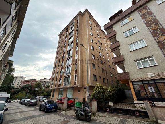Ataşehir Finans Merk.yakın 16 Yıllık 1.kat 2 Banyolu Satılık 3+1 1