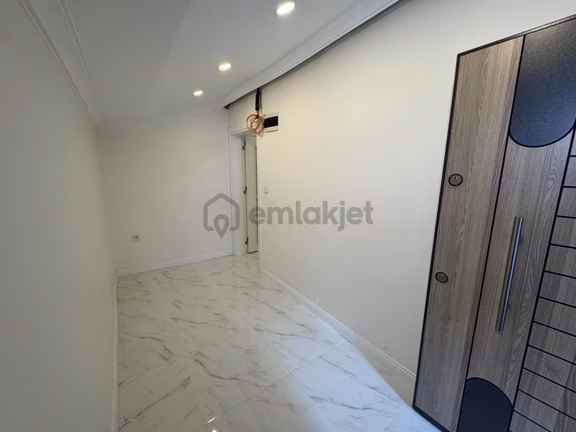 Kireçburnu'nda Komple Yenilenmiş Müstakil Kiralık 2+1 Daire 2