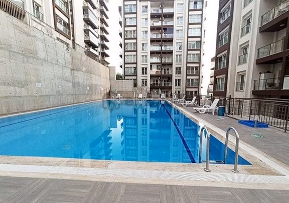Yamanlar Zerrin Hanım Sitesi Şehir Hastanesine Yakın Havuzlu Ve Eşyalı 3+1 Satılık Daire 2