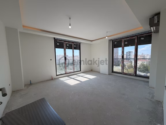 Sahrayıcedit Açık Ferah Cephe -kapalı Mutfaklı 2+1 Satılık Daire 2