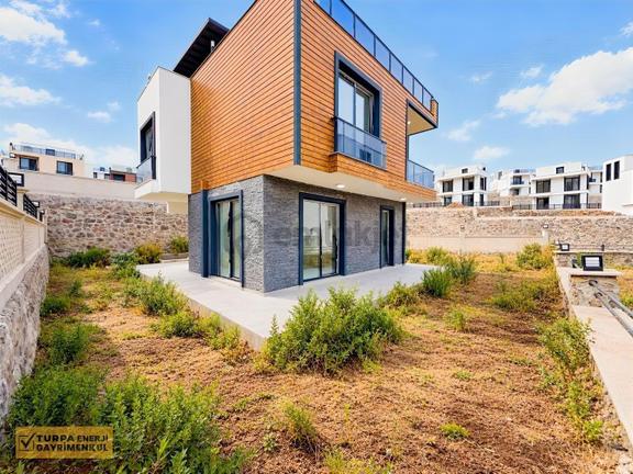 Çandarlı Roge Marınede B Tipi 3+1 Satılık Müstakil Villa 1