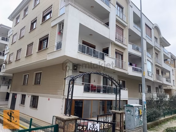 Ayvalık Sarımsaklı'da Nezih Ve Merkezi Konum 2+1 Arakat Daire 1