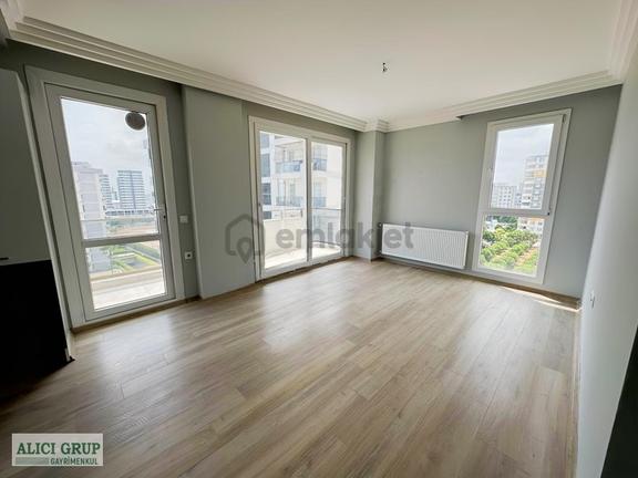 Prestijli Sitede Havuzlu & Kapalı Otoparklı 3+1 Kiralık Daire 2