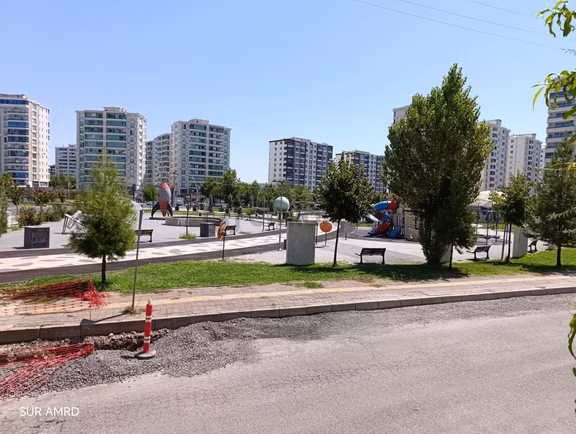 Sur Amed"otogar Arkası Jiyan Caddesi Kiralık 100 M² İşyeri 2