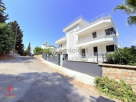 Alanya Kale Yamacında Deniz Manzaralı Ve Tadilatlı Satılık Bina 2