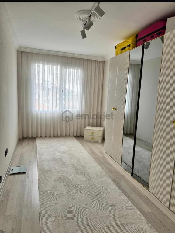 Altınova Merkezde Satılık 3+1 Daire 2