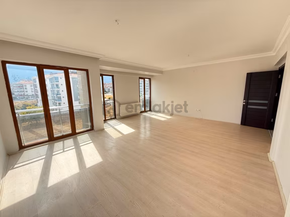 Selçukbey Mahallesi Öyküm Konutları Arakat 3+1 Kiralık Daire 2