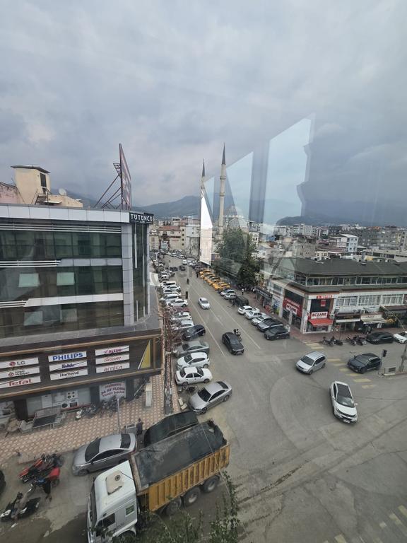 Sönmez Gayrimenkul'den Çarşı Merkezinde 3+1 Satılık Daire 1