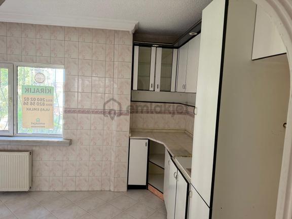 Ulaş Emlak Elvankent Ayyıldız Ahi Evran Oo Bitişiği Site İçi 2