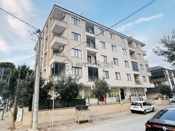 Demir Gayrımenkul'den Hastane Bölgesinde Ara Kat 3+1 Daire 1
