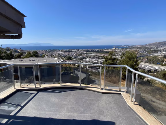 Full Deniz Manzaralı 4 Katlı Bahçeli Villa 1