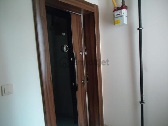 Krc'den Kısa Bloklarda Katta Kiralık 2+1 Daire 2