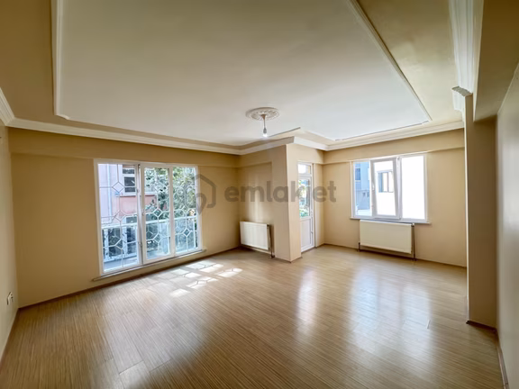 Merpa Emlak'tan Fatih Mah'de/ Kiralık Kombili Geniş 3+1 Daire 1