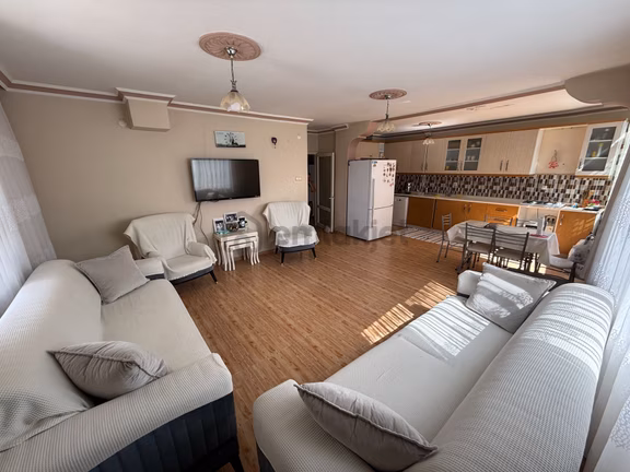 Saydam Caddesinde 4+1 180 M2 Teraslı/açık Mutfak Satılık Daire 2